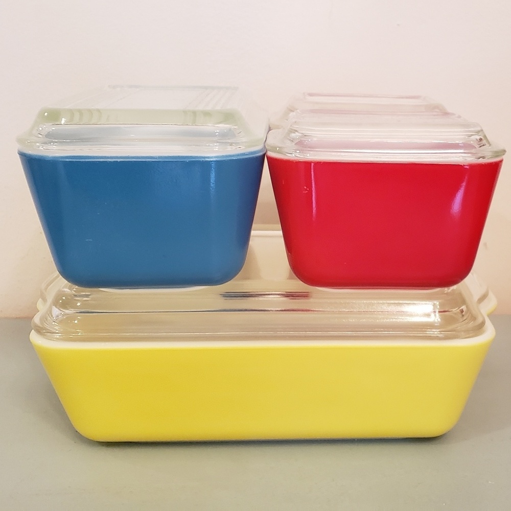 Vintage Pyrex Refrigerator Set, Primary Colors